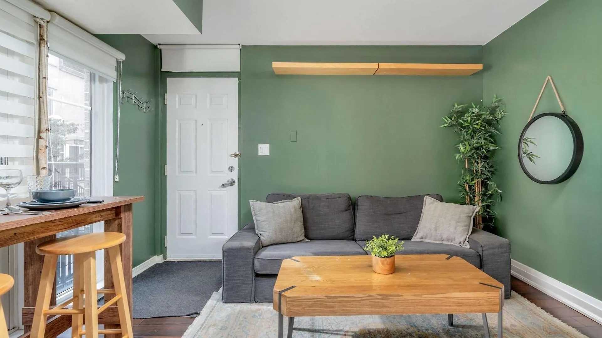 1Bd In Liberty Village Beside Lake Toronto Apartment